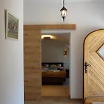 Apartmaji Pri Fijakarju - 