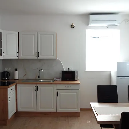 Appartement Apartmaji Pri Fijakarju - 
