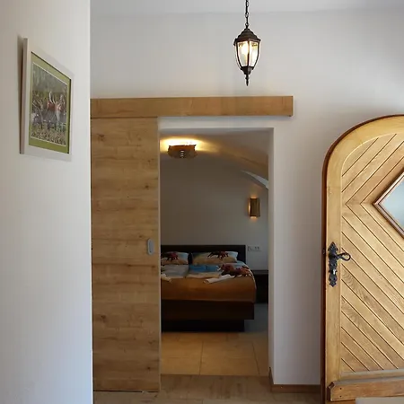 Apartmaji Pri Fijakarju - 