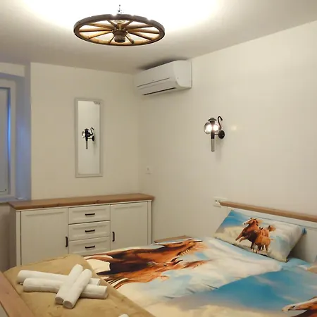 Apartmaji Pri Fijakarju - 