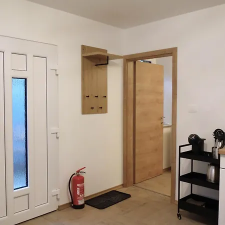 Apartmaji Pri Fijakarju - 