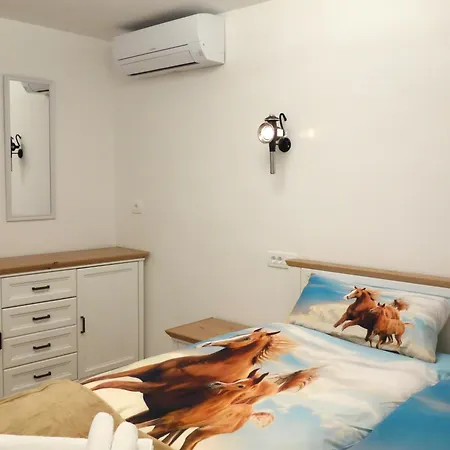 Apartmaji Pri Fijakarju - 