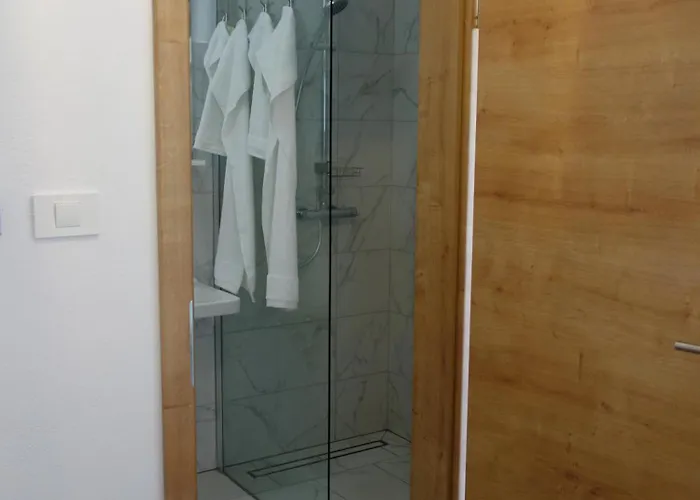 公寓 Apartmaji Pri Fijakarju - 