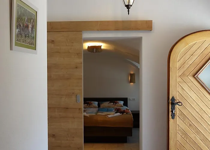 Apartmaji Pri Fijakarju - 